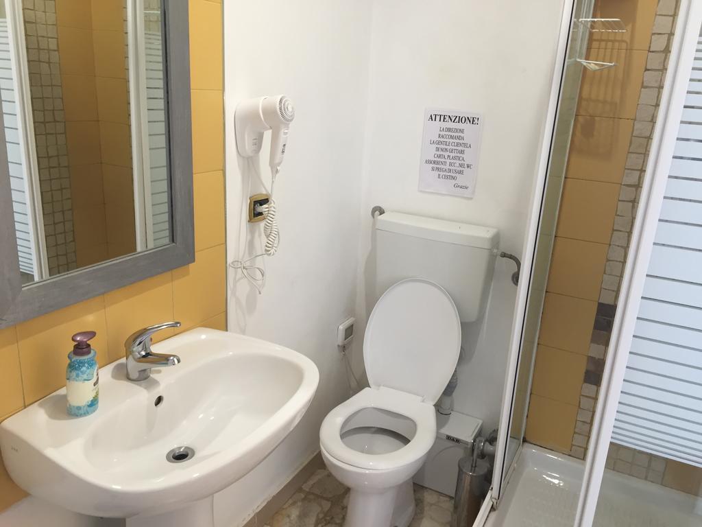 B&B Le Colonne Μπρίντιζι Δωμάτιο φωτογραφία