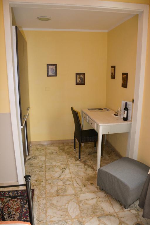 B&B Le Colonne Μπρίντιζι Εξωτερικό φωτογραφία