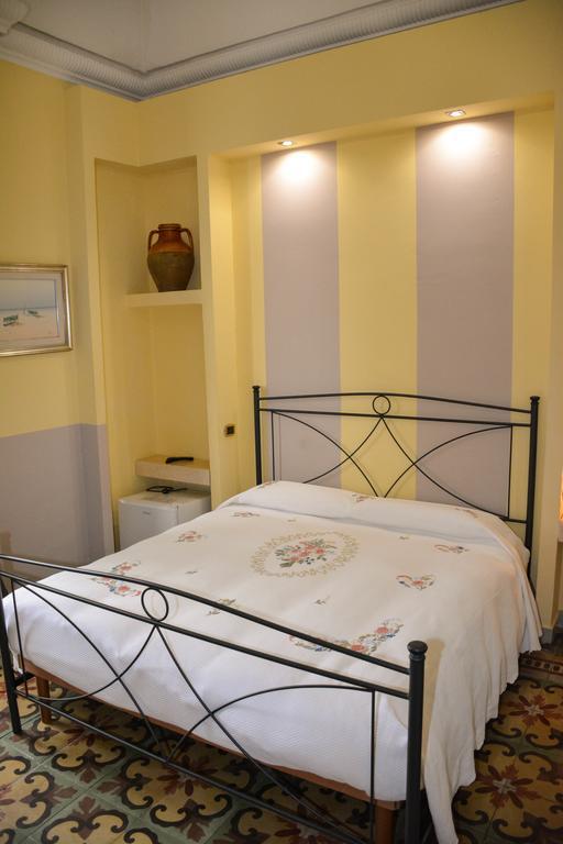B&B Le Colonne Μπρίντιζι Εξωτερικό φωτογραφία