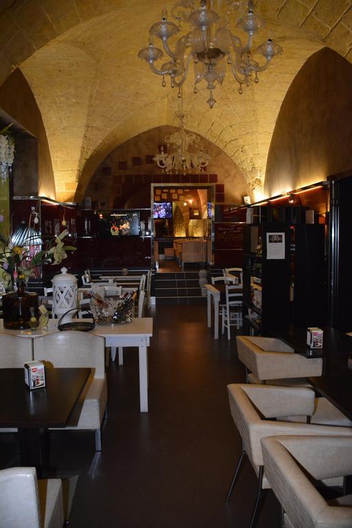 B&B Le Colonne Μπρίντιζι Εξωτερικό φωτογραφία