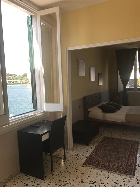 B&B Le Colonne Μπρίντιζι Δωμάτιο φωτογραφία