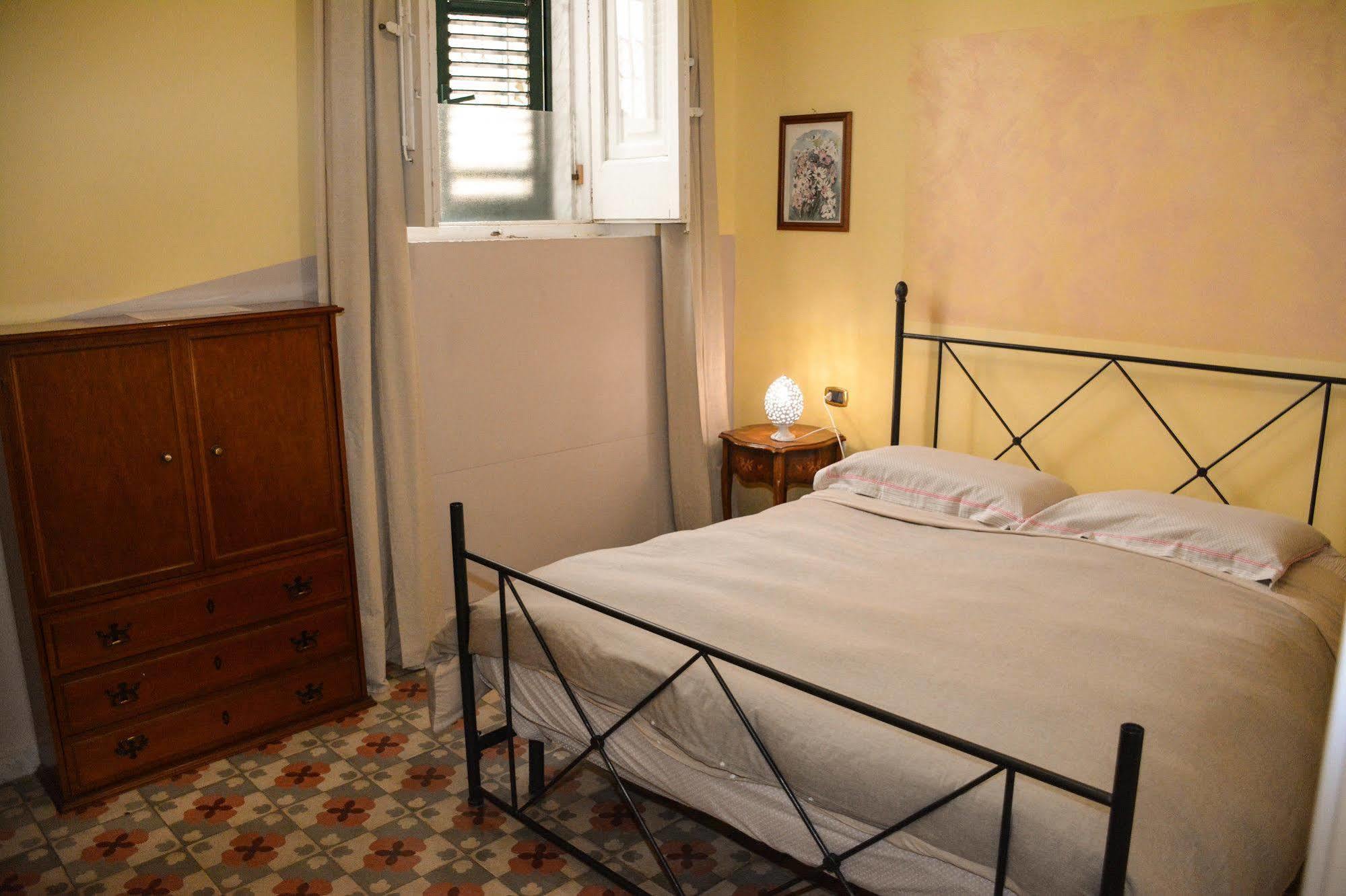 B&B Le Colonne Μπρίντιζι Εξωτερικό φωτογραφία