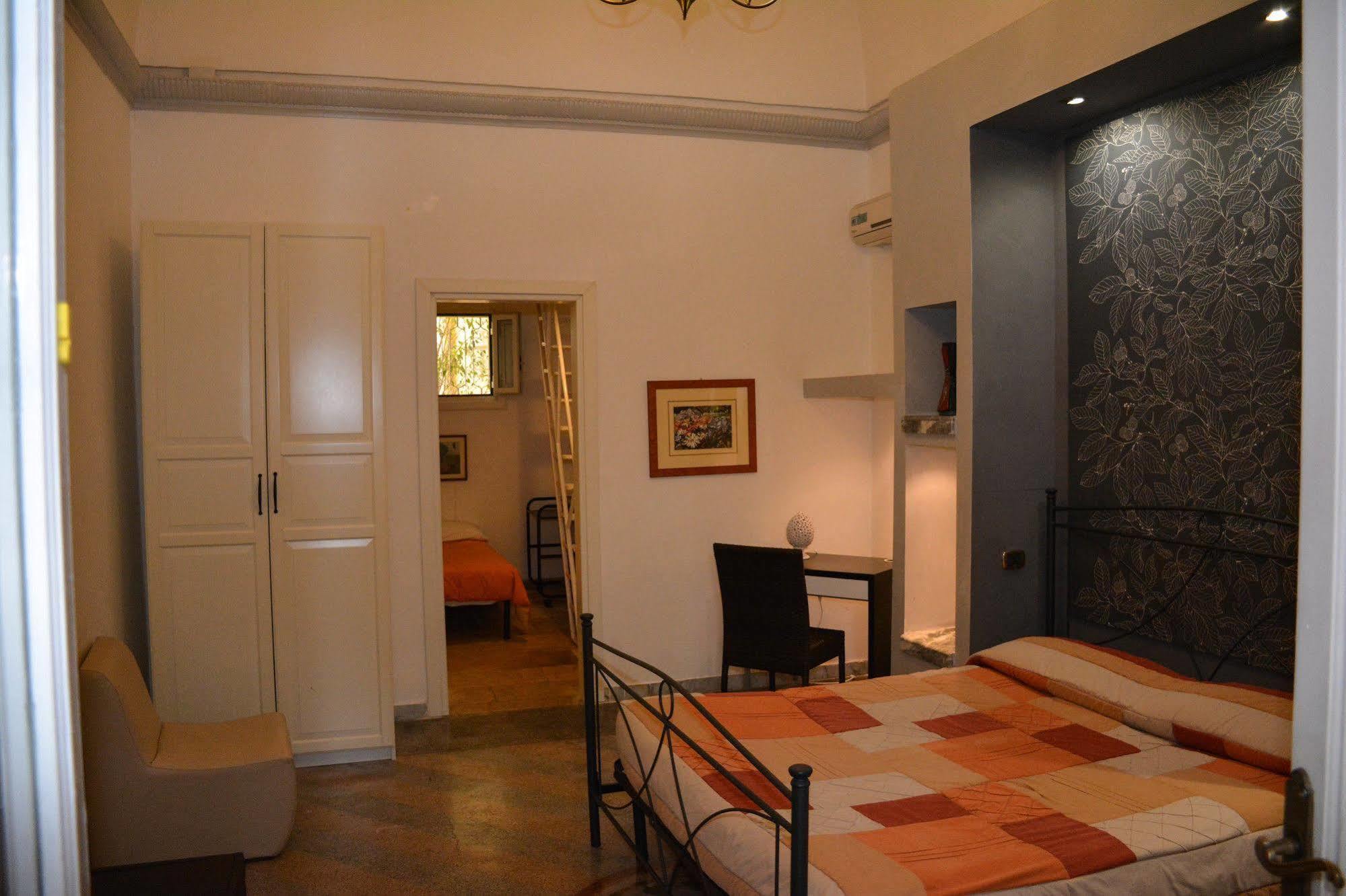 B&B Le Colonne Μπρίντιζι Εξωτερικό φωτογραφία